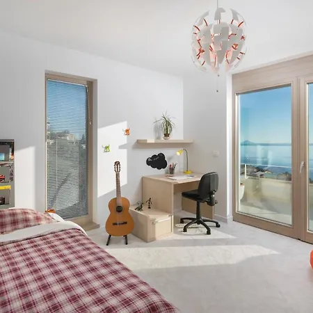Sleeps 8 With Pool Air Con And Wifi ヴィラ *