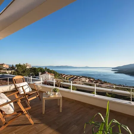 Sleeps 8 With Pool Air Con And Wifi * Rabac