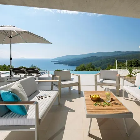 ヴィラ Sleeps 8 With Pool Air Con And Wifi *