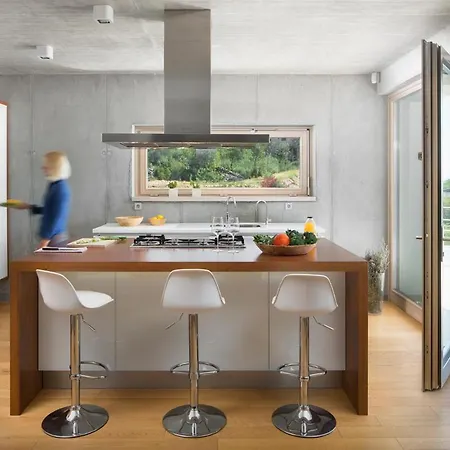 ヴィラ Sleeps 8 With Pool Air Con And Wifi *