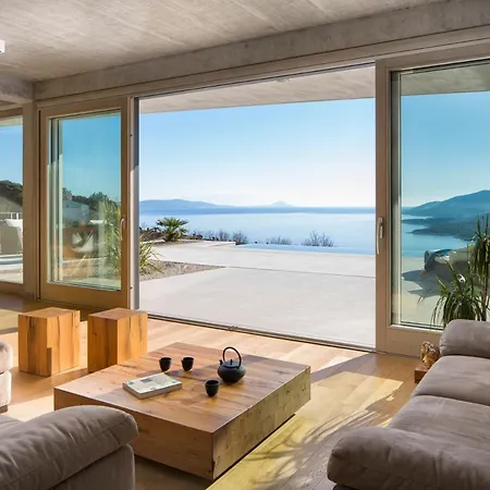 Sleeps 8 With Pool Air Con And Wifi 라벡
